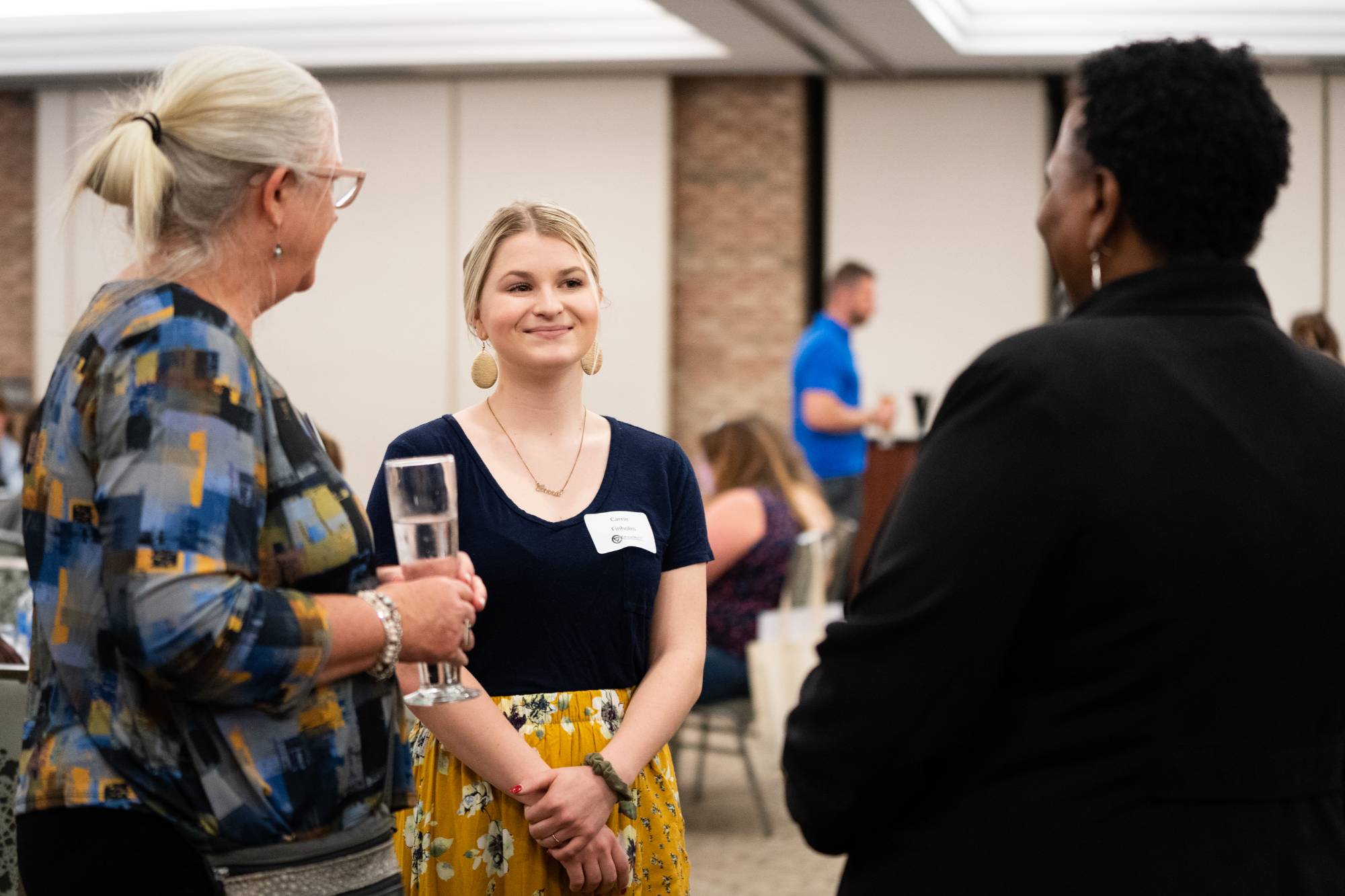 Alum talking to other alums